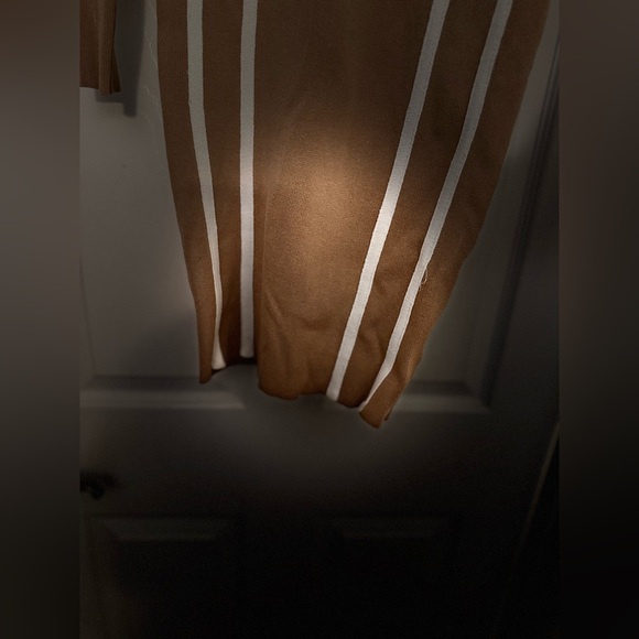 Elegant Tan and White Women's Dress - Picture 3 of 9